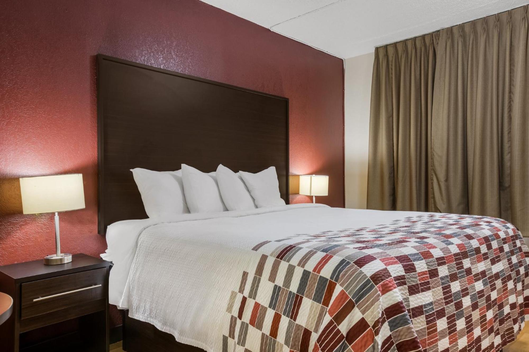 Red Roof Inn & Suites Statesboro - University المظهر الخارجي الصورة