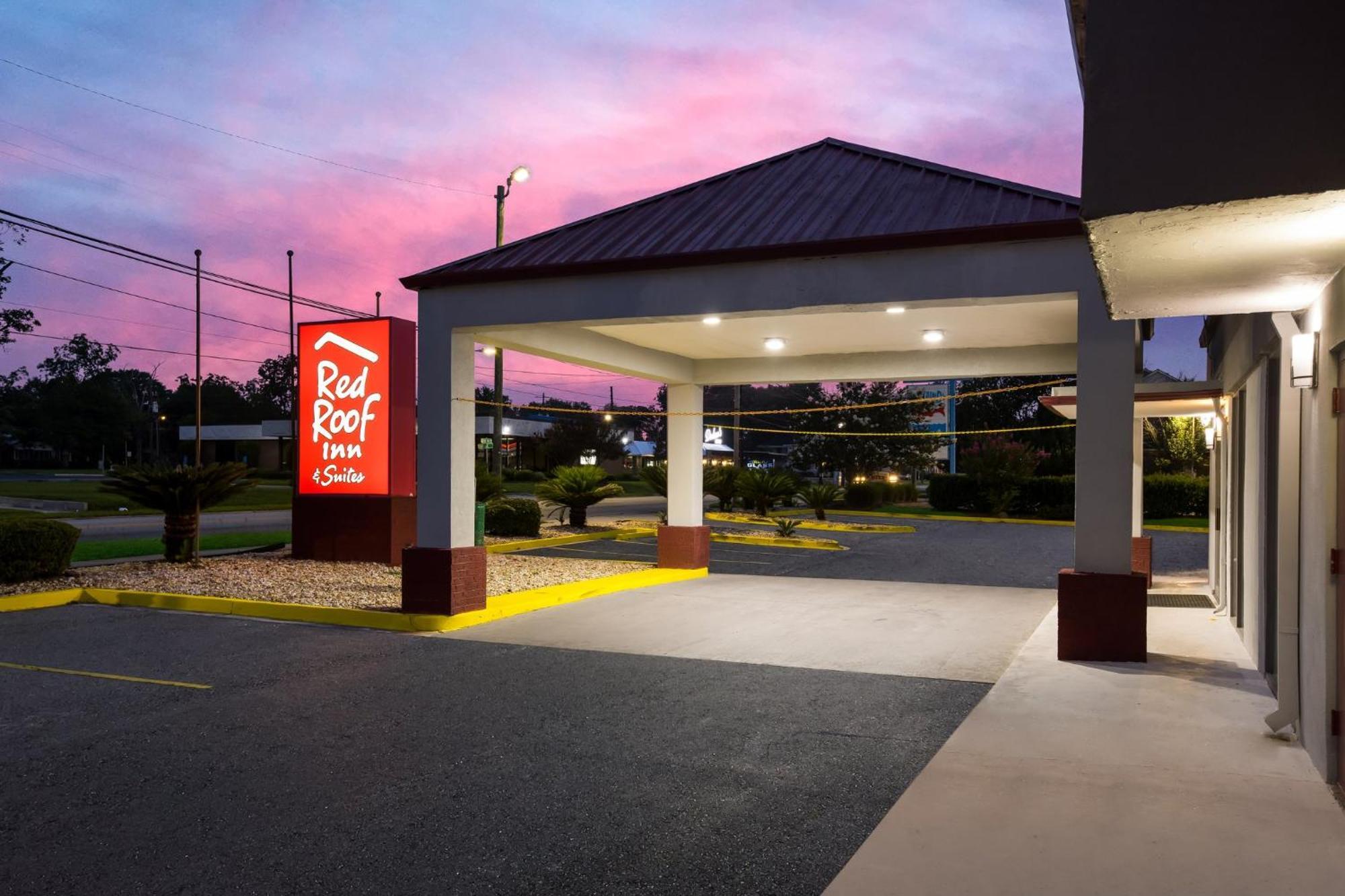 Red Roof Inn & Suites Statesboro - University المظهر الخارجي الصورة
