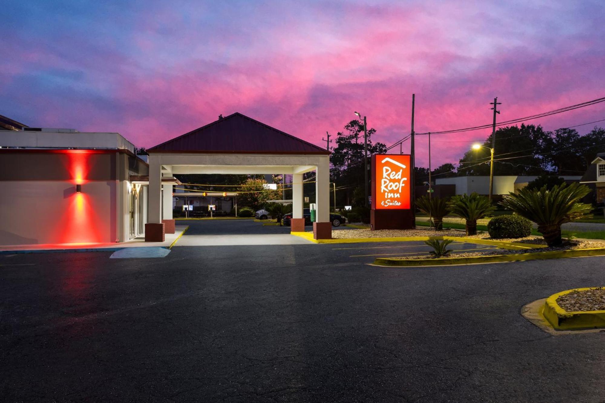 Red Roof Inn & Suites Statesboro - University المظهر الخارجي الصورة