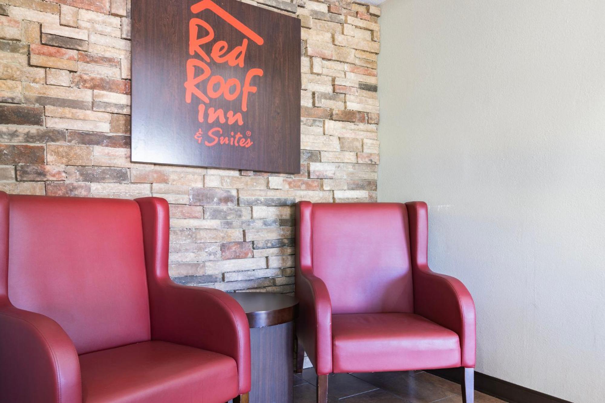 Red Roof Inn & Suites Statesboro - University المظهر الخارجي الصورة