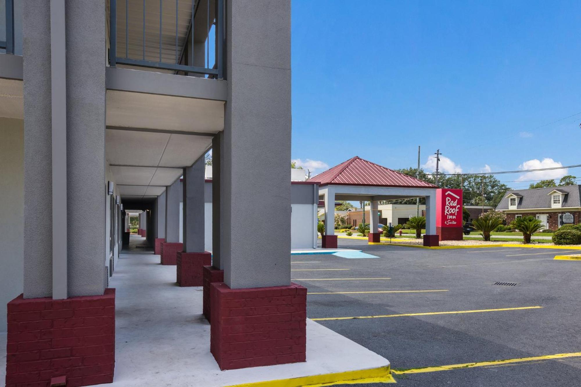 Red Roof Inn & Suites Statesboro - University المظهر الخارجي الصورة