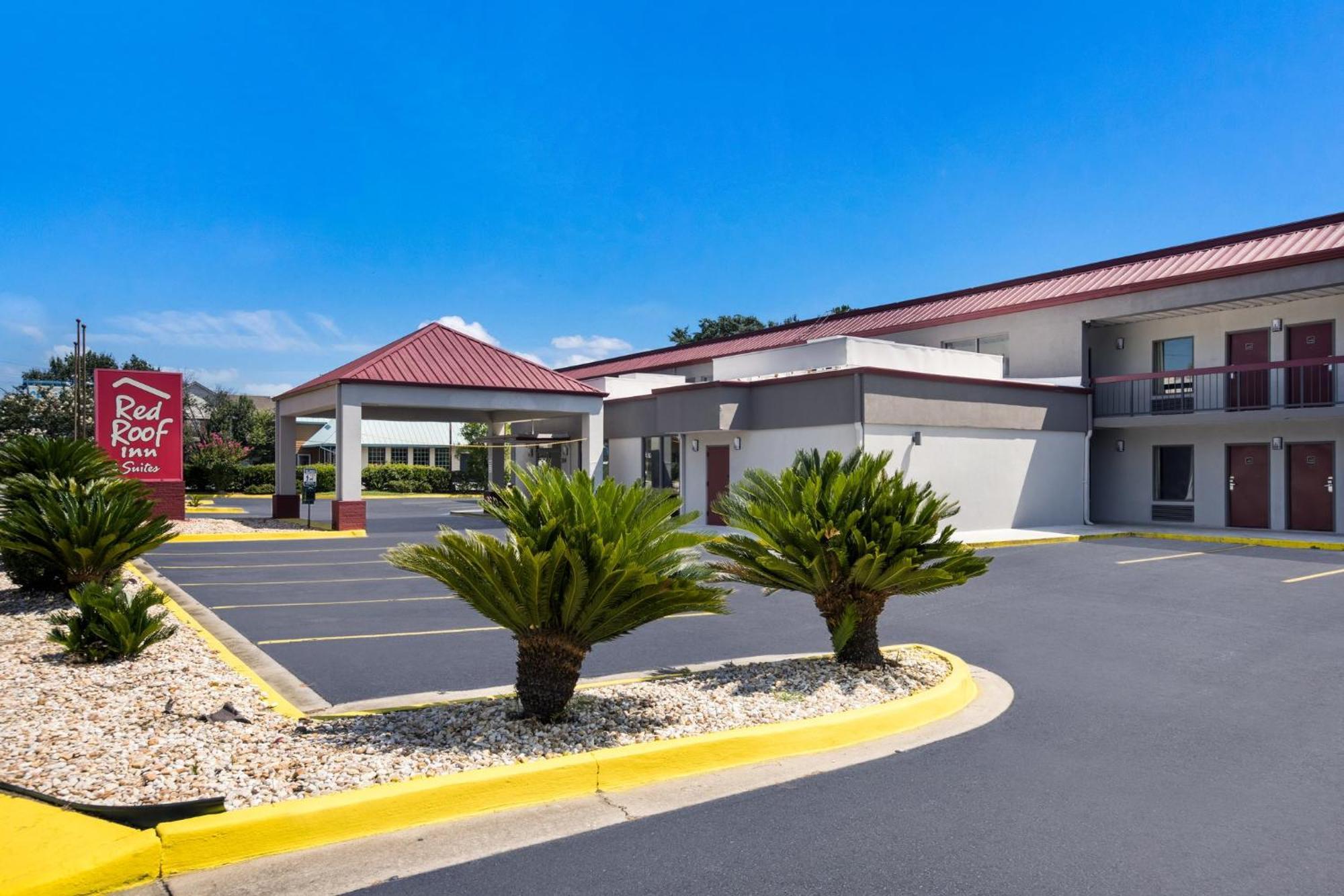 Red Roof Inn & Suites Statesboro - University المظهر الخارجي الصورة